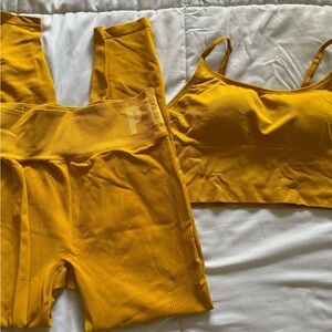 COPY - PINK Seamless Workout Set with Leggings and Medium Support Sports bra Sz…